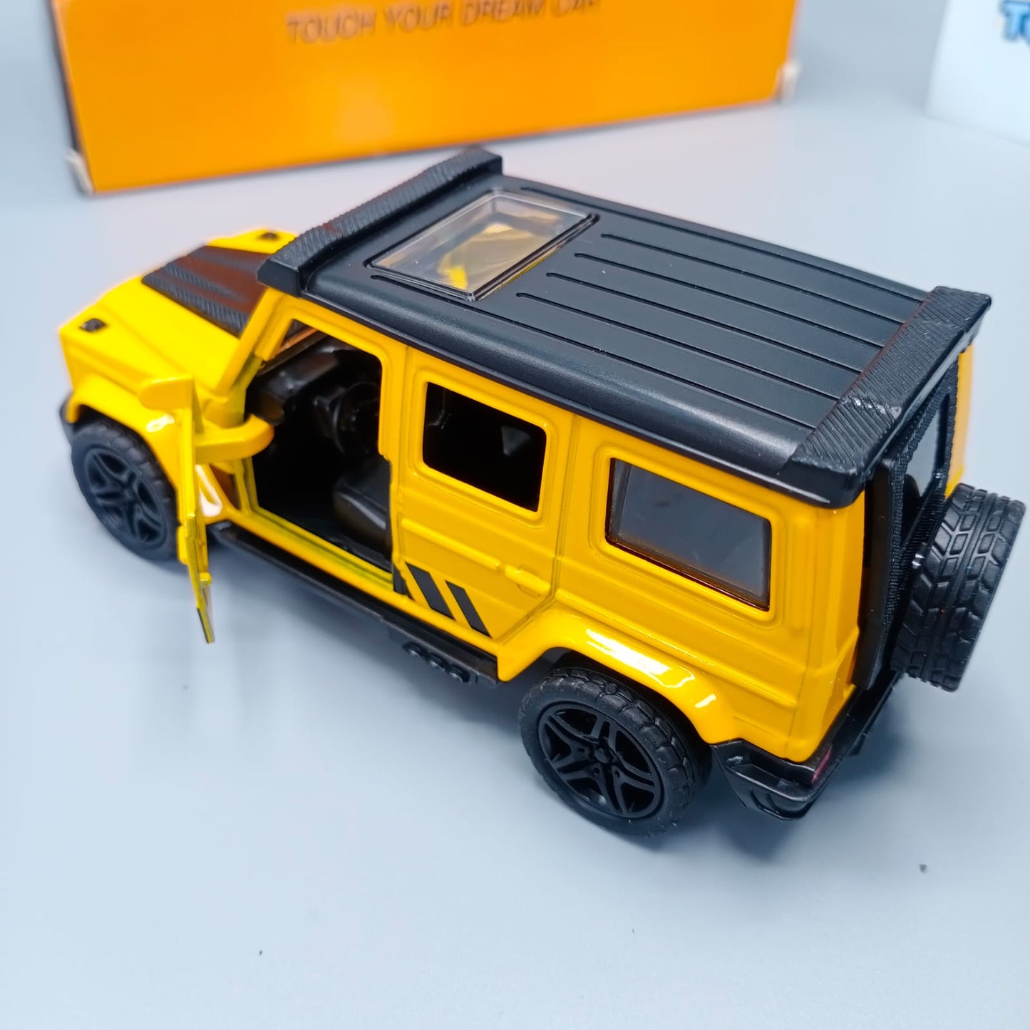 Die-Cast Land Rover Defender Car Toy