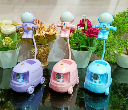 Astronaut Usb Rechargeable LED Desk Lamp