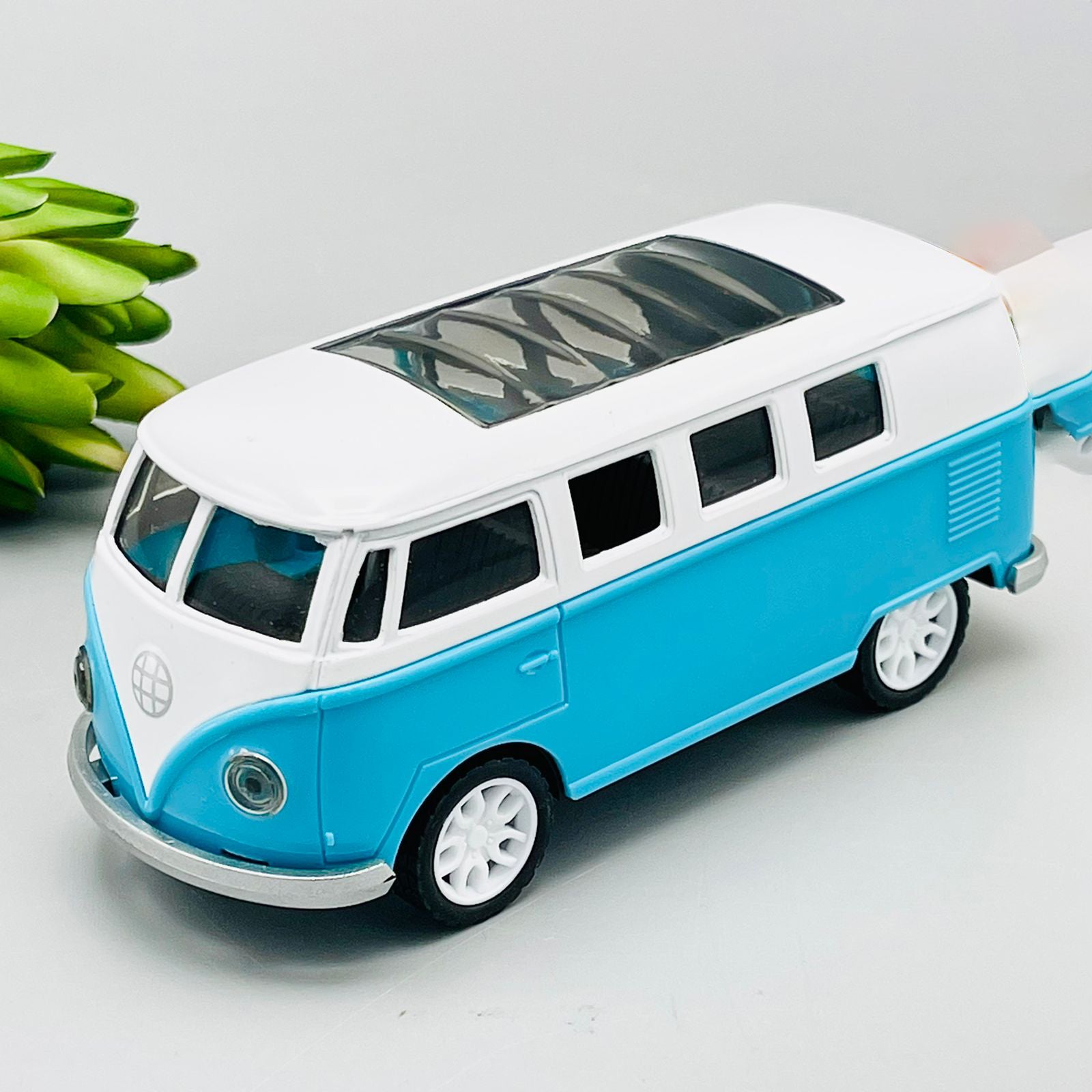 Die-Cast Hot Alloy Cute Car Bus