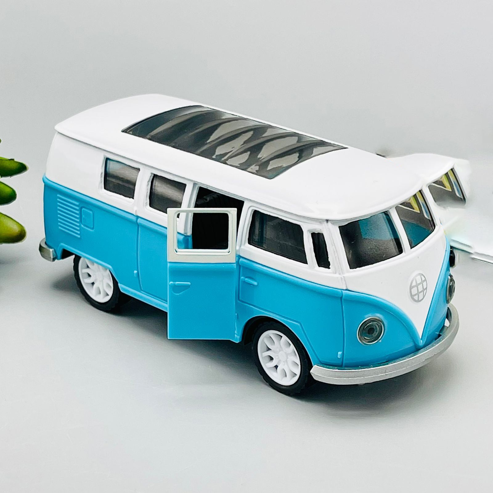 Die-Cast Hot Alloy Cute Car Bus
