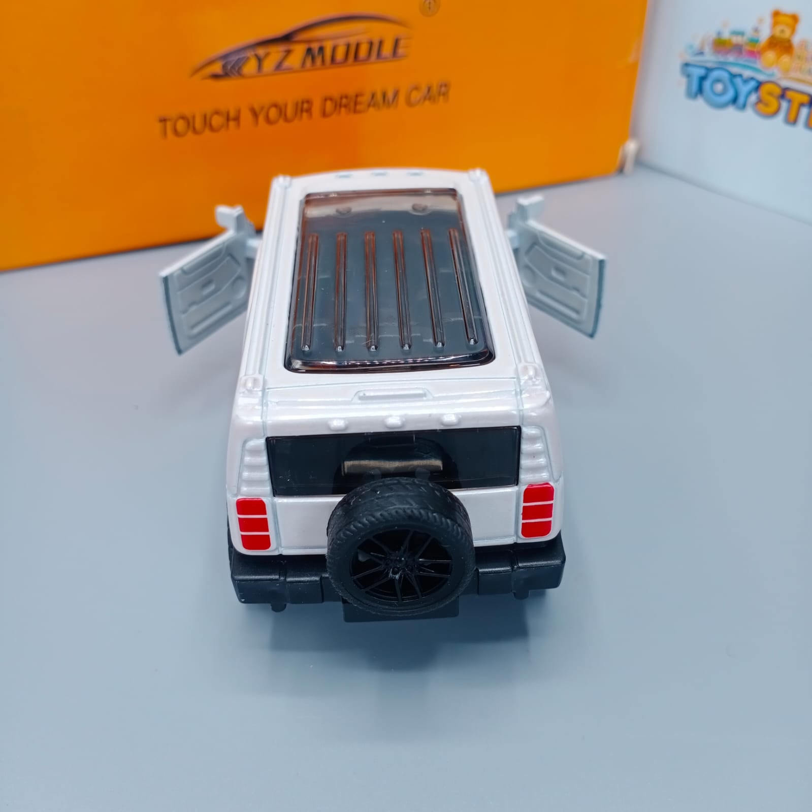 Die-Cast Proportion Homour H2  Car Toy for Kids