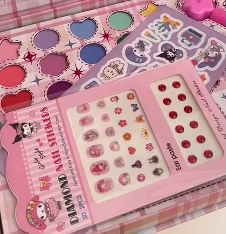 25 in 1 Kuromi Cosmetic Set